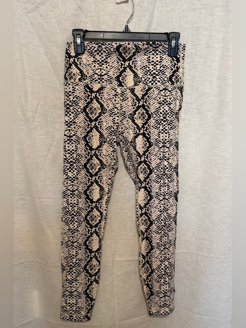 Black & White Snake-Print High Waist Leggings